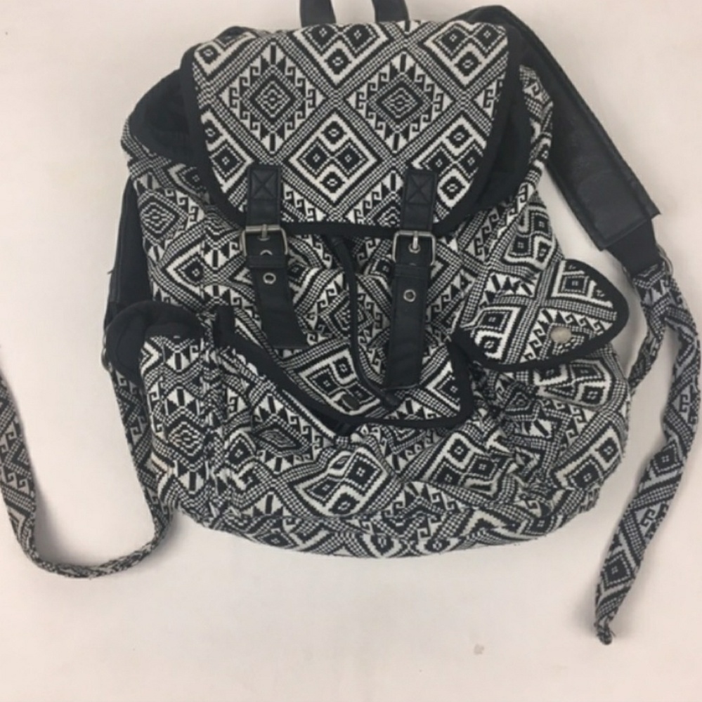 Mudd white and black back pack